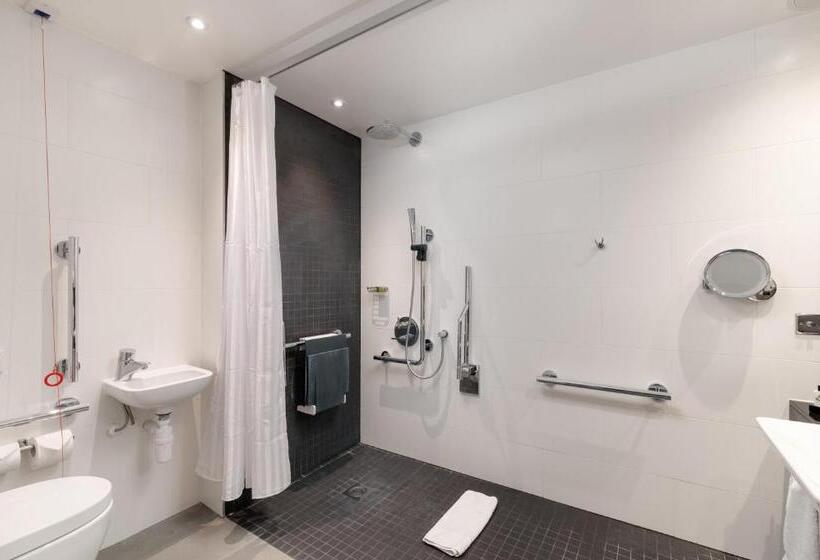 غرفة قياسية سرير كينج لذوى الإحتياجات الخاصة, Intercontinental London  The O2