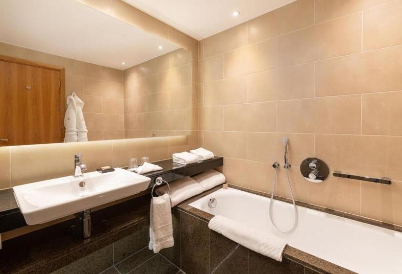 جناح جونيور سرير كينج, Intercontinental London  The O2