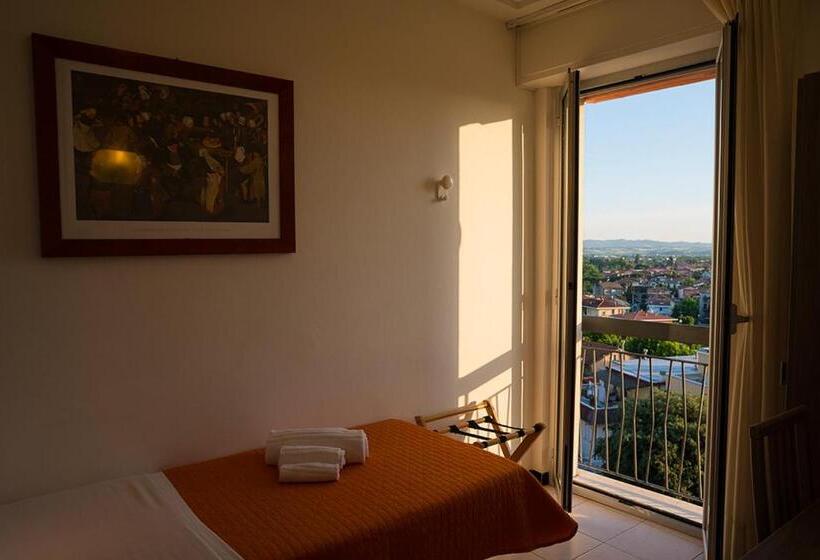 Номер Стандарт Индивидуальный, Madison