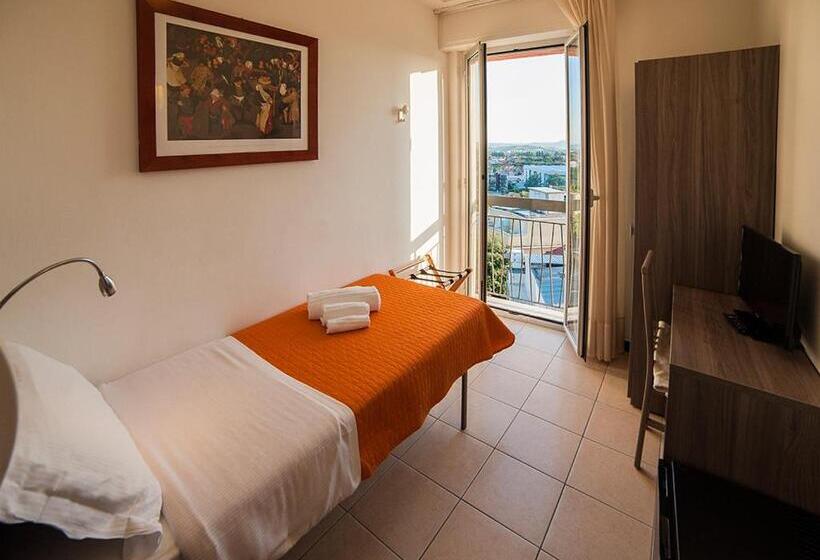 Номер Стандарт Индивидуальный, Madison