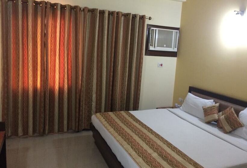 デラックスルーム, Maiden Residency