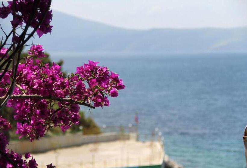 Triple Room Sea View, Nimfa