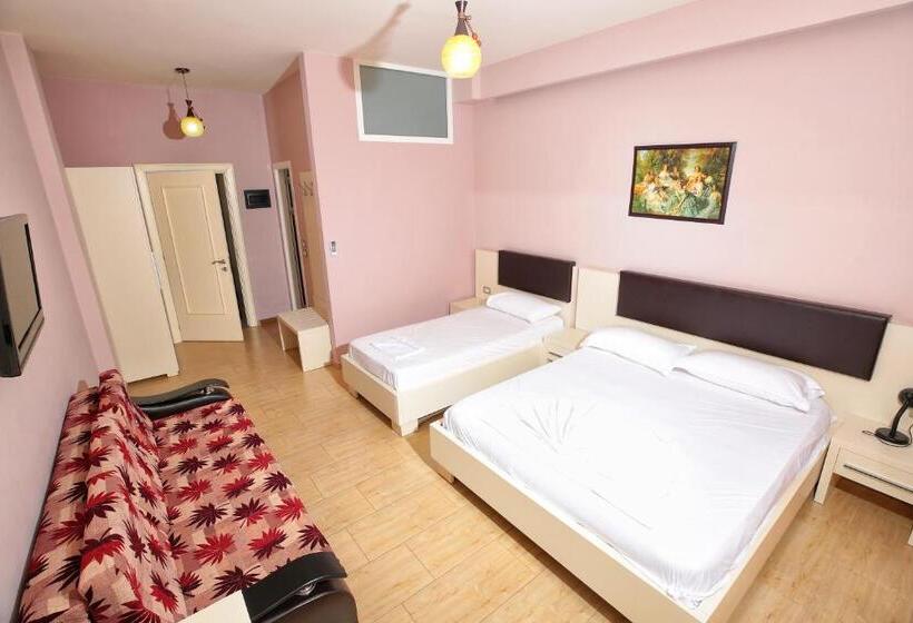 带阳台的豪华间, Nimfa