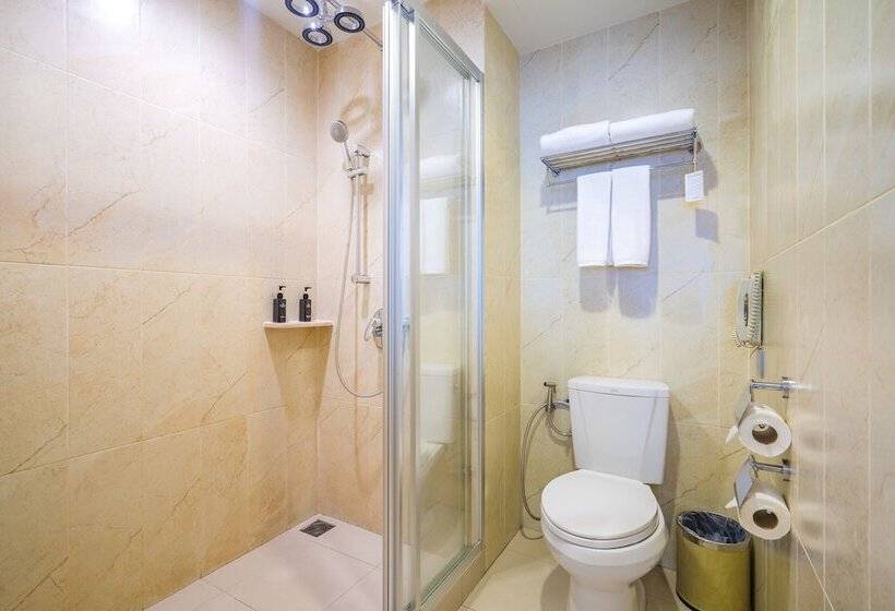 带泳池景观的优质房间, Ramada By Wyndham Phuket Deevana