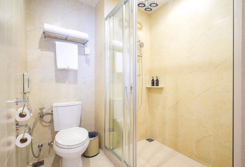 Номер Premium Вид на Бассейн, Ramada By Wyndham Phuket Deevana