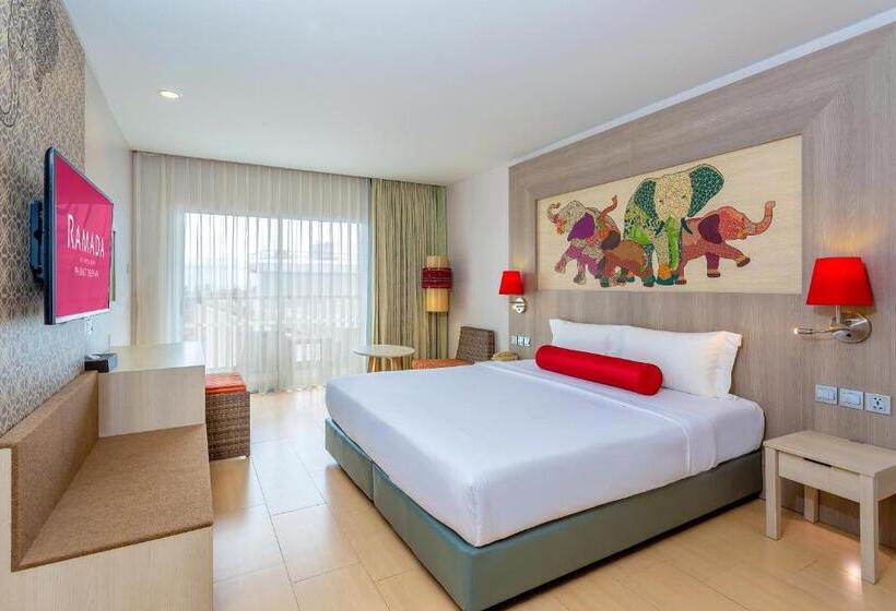 带阳台的豪华间, Ramada By Wyndham Phuket Deevana