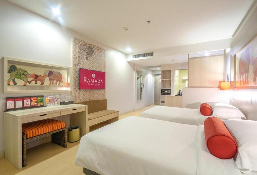 带阳台的豪华间, Ramada By Wyndham Phuket Deevana