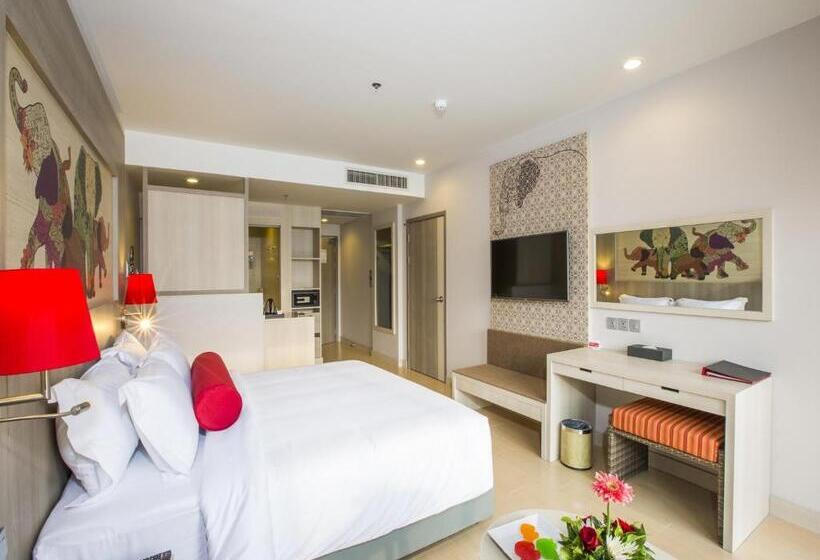 バルコニー付きデラックスルーム, Ramada By Wyndham Phuket Deevana