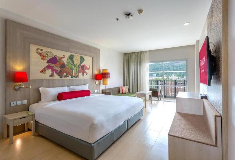 带泳池景观的优质房间, Ramada By Wyndham Phuket Deevana