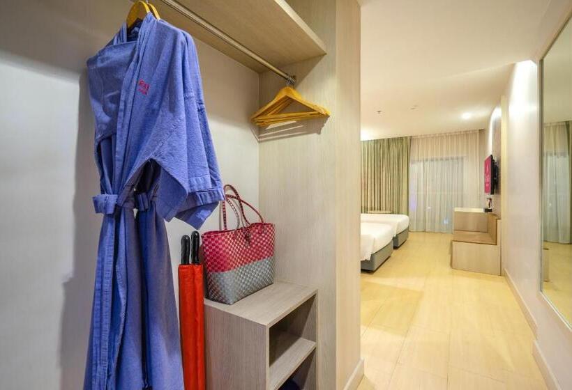 带阳台的豪华间, Ramada By Wyndham Phuket Deevana