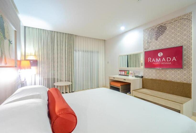 带阳台的豪华间, Ramada By Wyndham Phuket Deevana