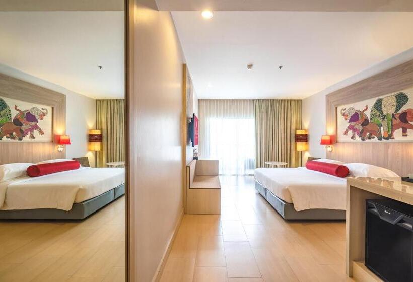 带阳台的豪华间, Ramada By Wyndham Phuket Deevana