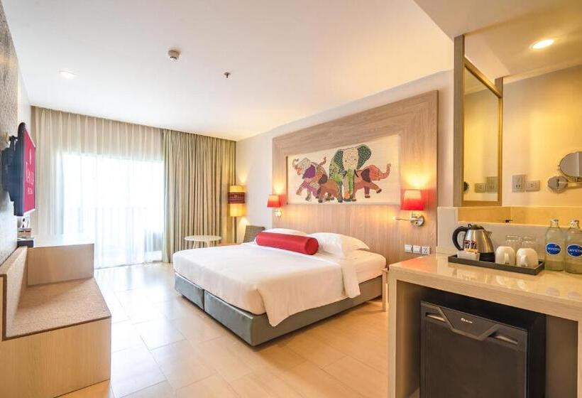 带阳台的豪华间, Ramada By Wyndham Phuket Deevana