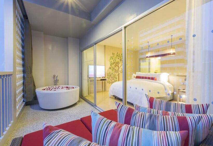 جناح جونيور مزوَّد بتراس, Ramada By Wyndham Phuket Deevana