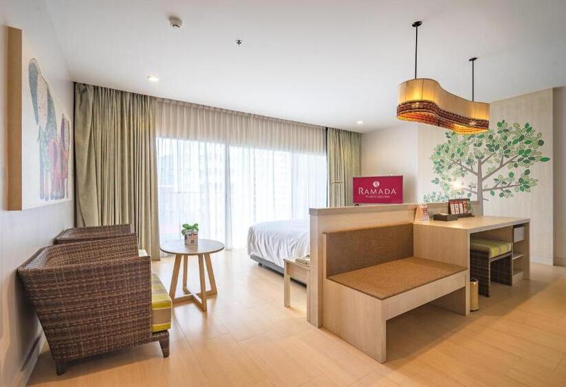 带露台的小型套房, Ramada By Wyndham Phuket Deevana