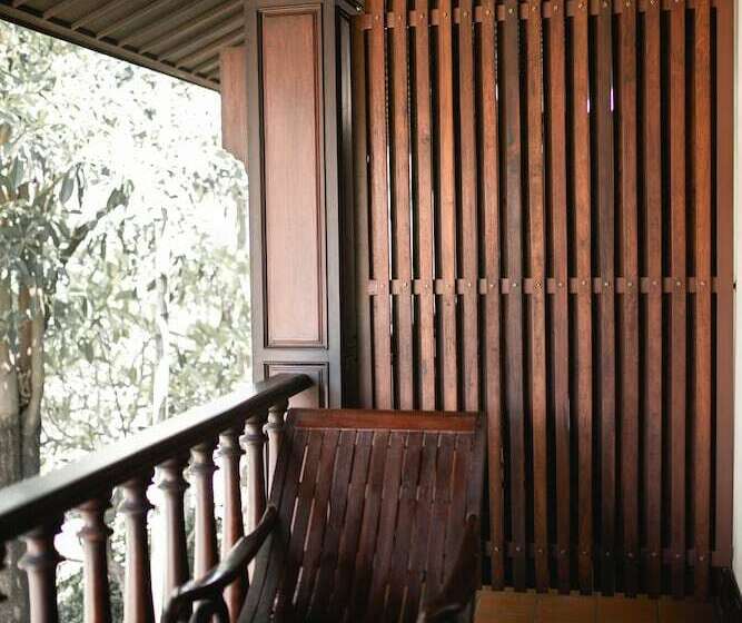 اتاق لوکس, Sada