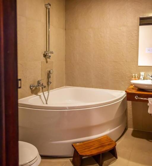 اتاق لوکس, Sada