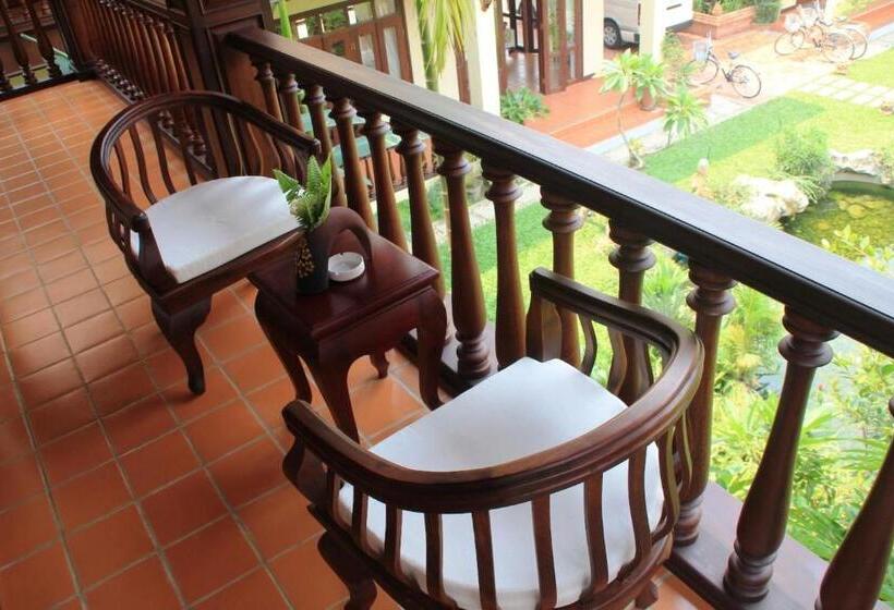 اتاق لوکس, Sada