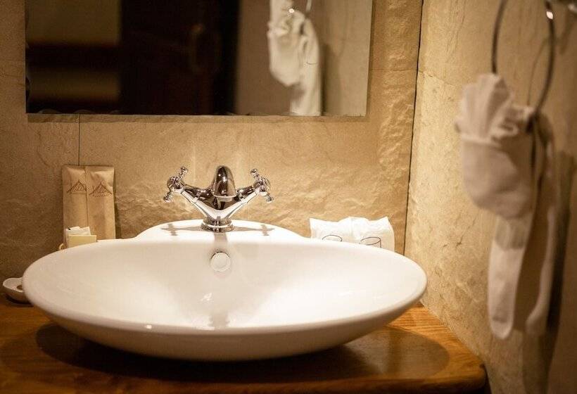 اتاق لوکس, Sada