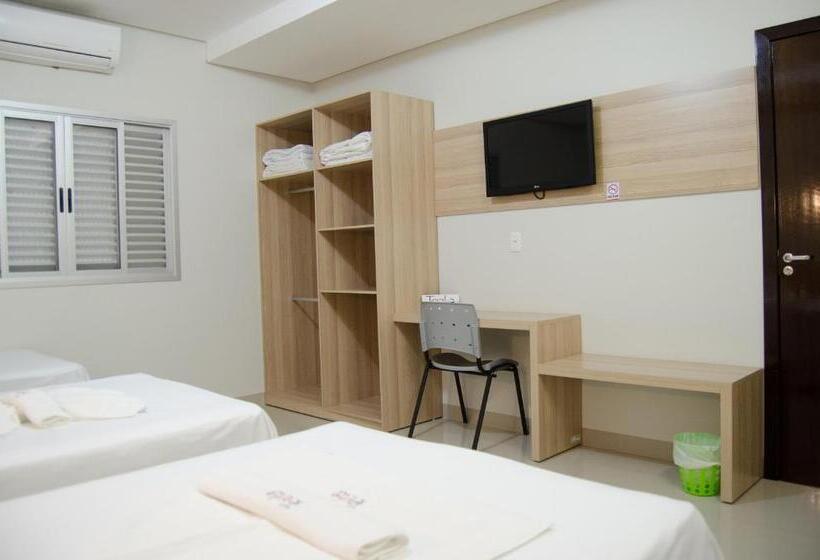 غرفة ديلوكس ثلاثية, Tezla