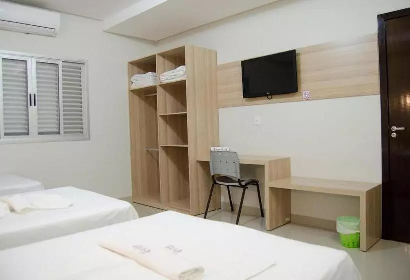 Deluxe Kolmen Hengen Huone, Tezla