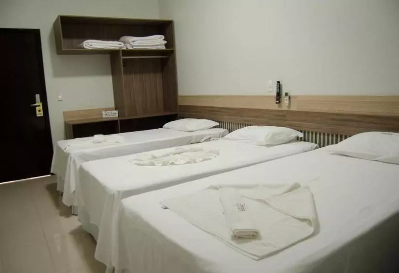 Deluxe Kolmen Hengen Huone, Tezla