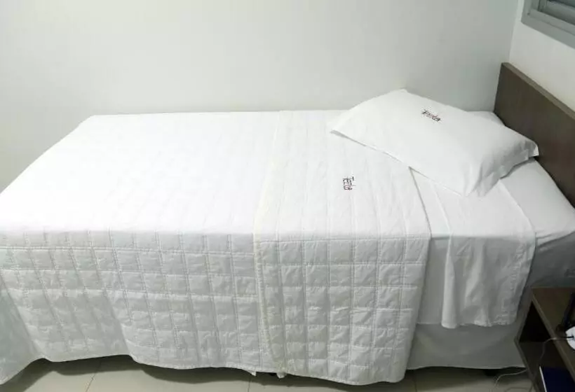 Standard-huone, Tezla