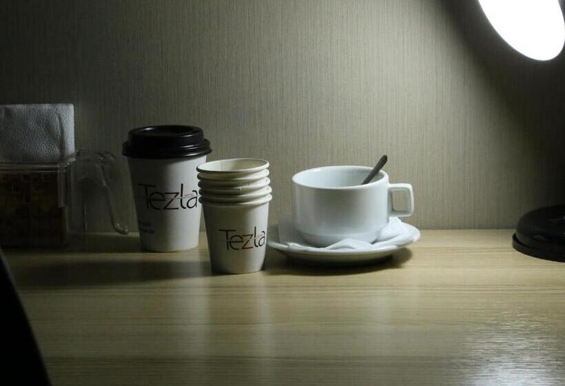 غرفة قياسية مزوَّدة بشُرفة, Tezla