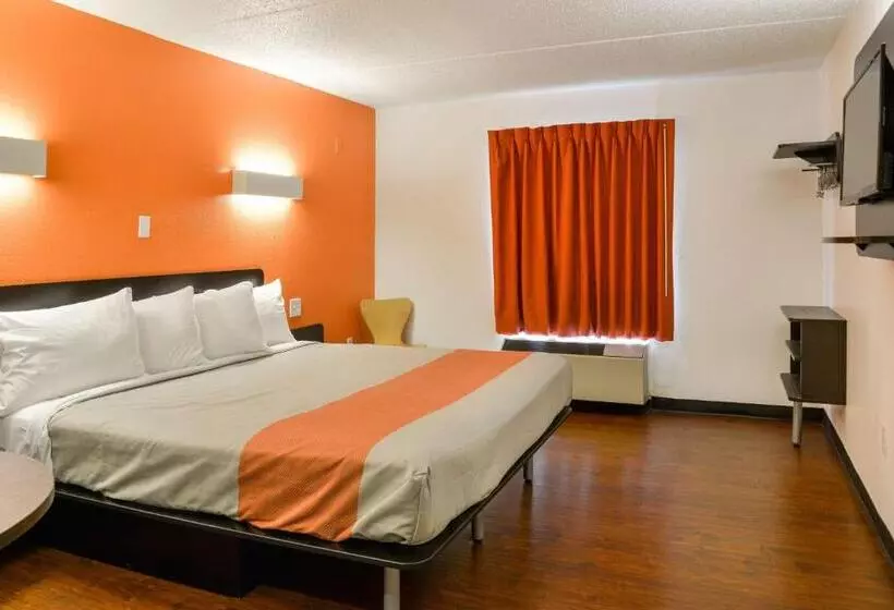 اتاق لوکس با تخت بزرگ, Motel 6toledo, Oh