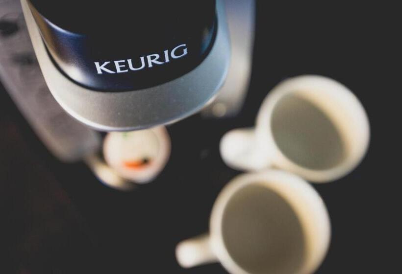 غرفة قياسية سرير كينج, Lia