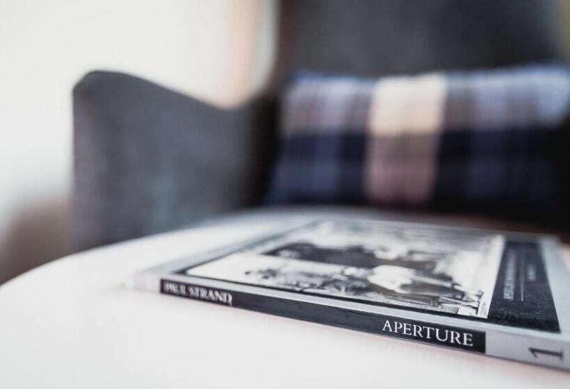 غرفة قياسية سرير كينج, Lia