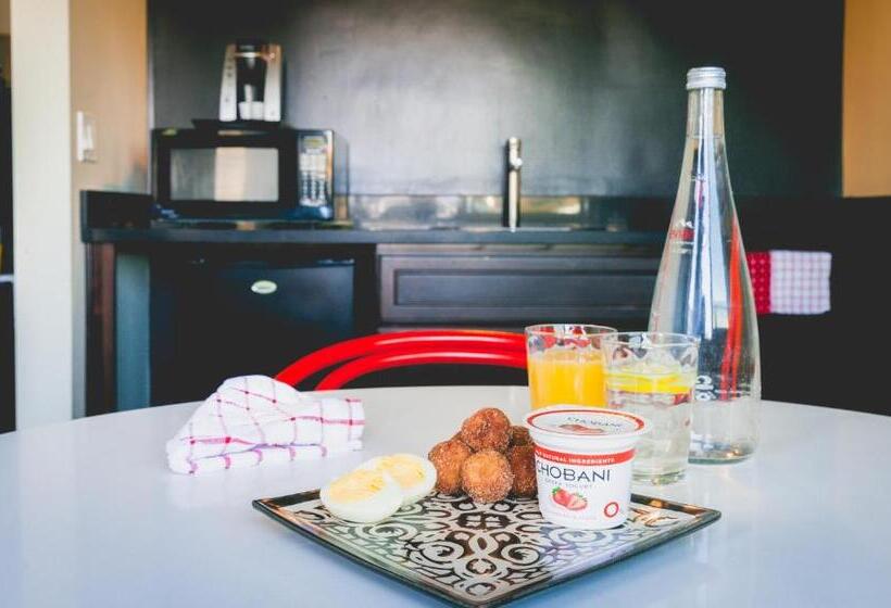 غرفة قياسية, Lia