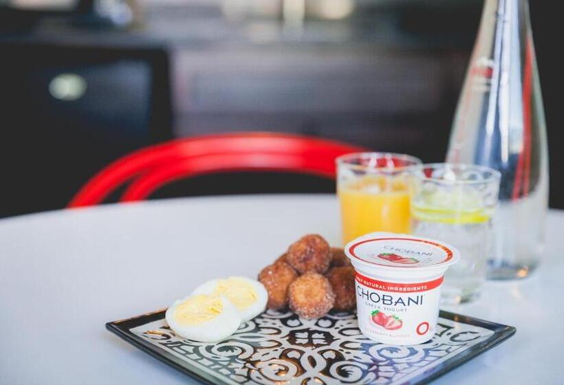 غرفة قياسية, Lia