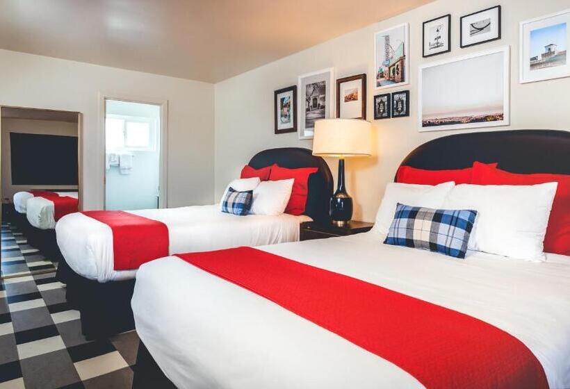 غرفه قياسيه سريرين مزدوجين, Lia