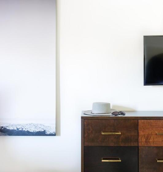 غرفة قياسية, Lia