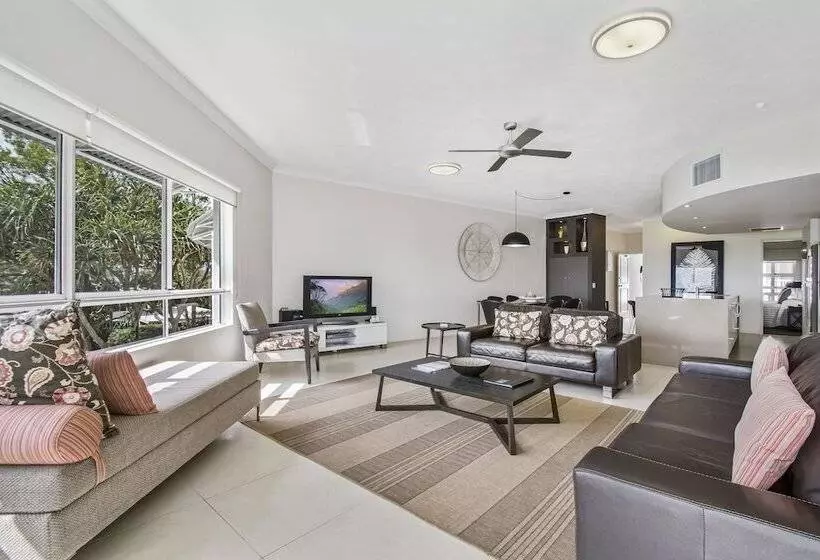 1 Bedroom Deluxe Apartment Sea View, The Lookout Resort Noosa