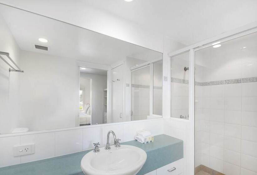 Апартаменты 3 Спальни, The Lookout Resort Noosa