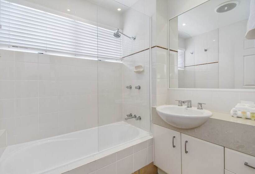 شقة 3 غرف, The Lookout Resort Noosa