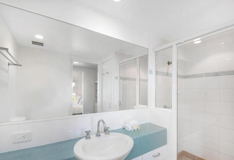 Апартаменты 3 Спальни, The Lookout Resort Noosa