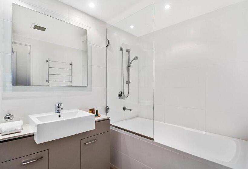 Апартаменты Deluxe 3 Спальни, The Lookout Resort Noosa