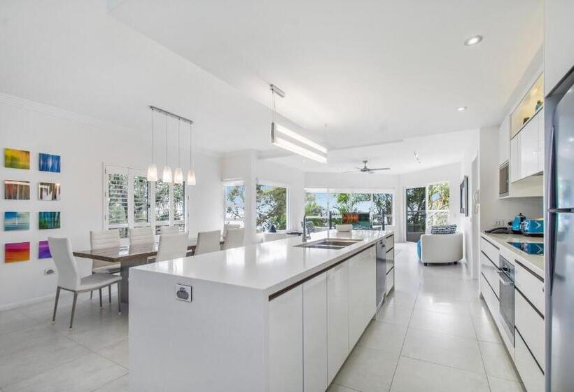 شقة ديلوكس غرفة نوم واحدة مطلة على البحر, The Lookout Resort Noosa