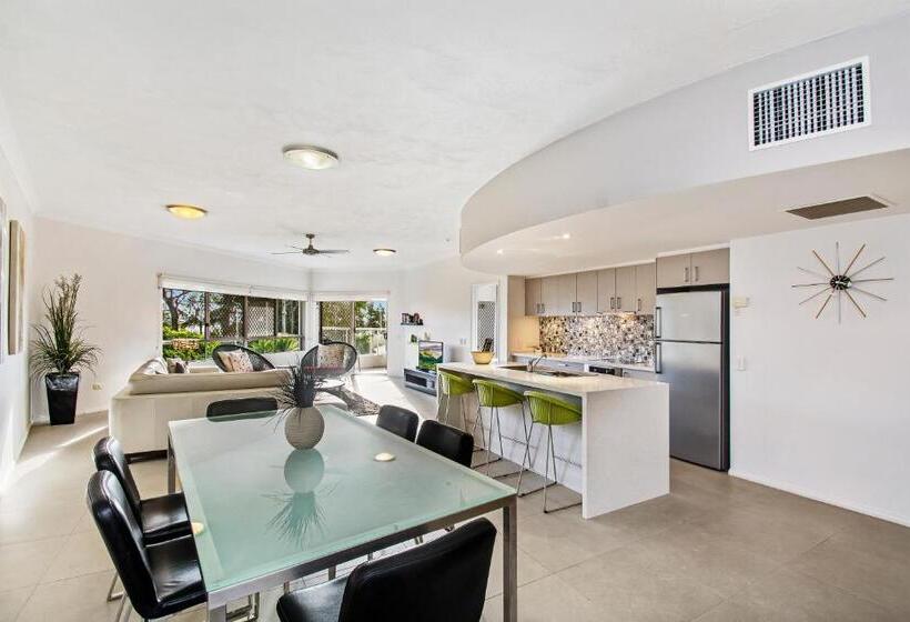 Апартаменты Deluxe 3 Спальни, The Lookout Resort Noosa
