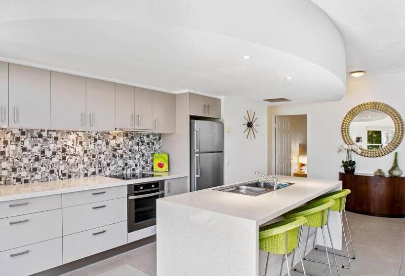 Апартаменты Deluxe 3 Спальни, The Lookout Resort Noosa