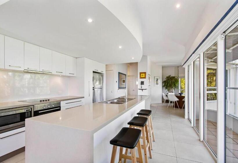 Апартаменты Deluxe 3 Спальни Вид на Море, The Lookout Resort Noosa