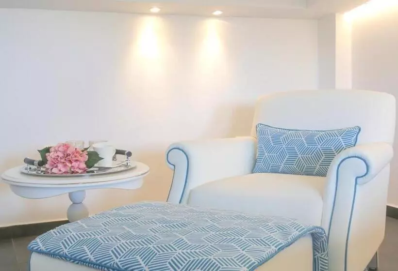Sviitti Merinäkymä, Avaton Luxury Beach Resort Relais & Chateaux