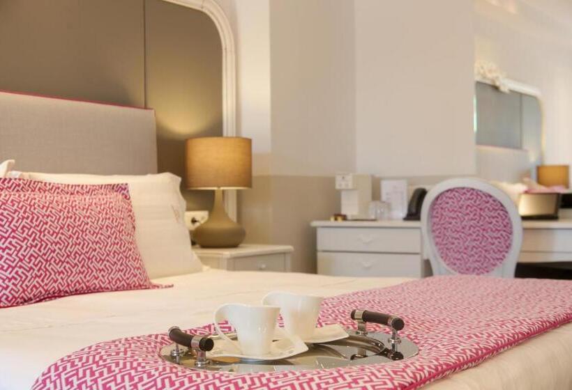 جناح جونيور مزوَّد بحمام سباحة, Avaton Luxury Beach Resort   Relais & Chateaux