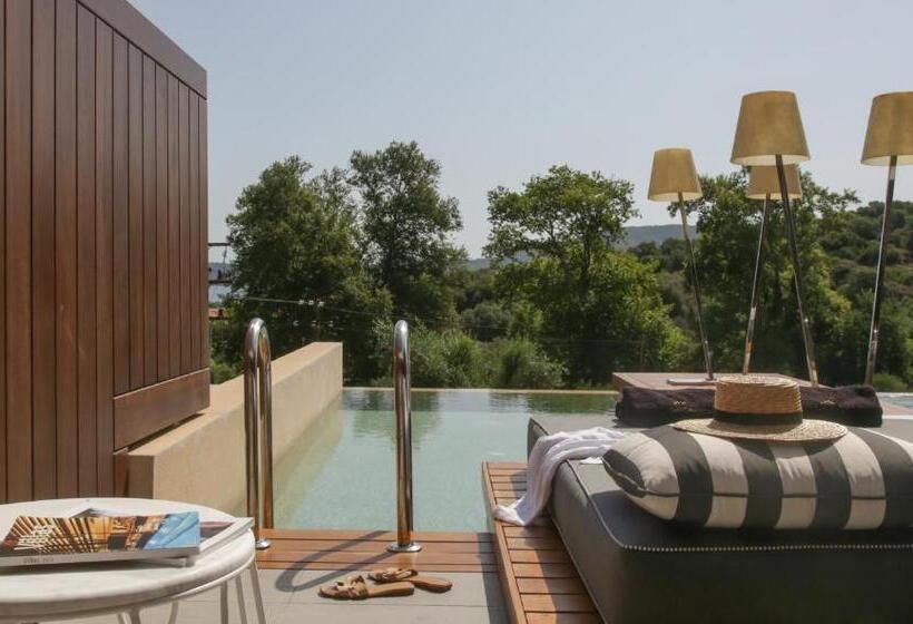 جناح جونيور مزوَّد بحمام سباحة, Avaton Luxury Beach Resort   Relais & Chateaux