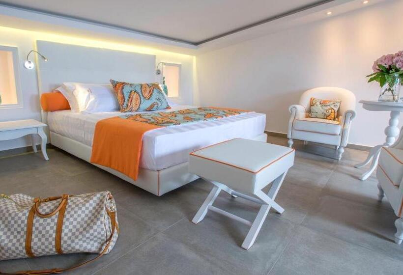 شقة لشخصين مزود بحمام سباحة, Avaton Luxury Beach Resort   Relais & Chateaux