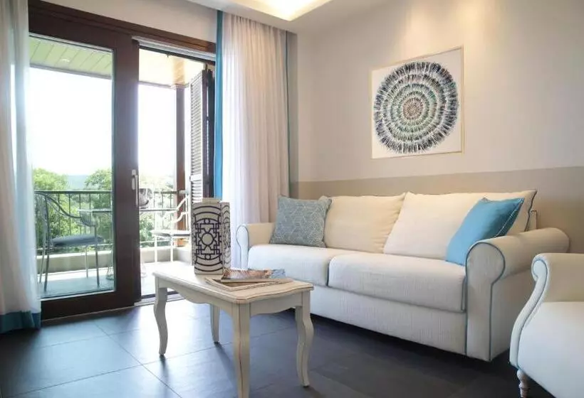 Sviitti Merinäkymä, Avaton Luxury Beach Resort Relais & Chateaux