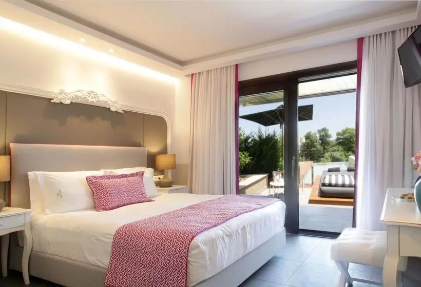 デラックスルーム, Avaton Luxury Beach Resort   Relais & Chateaux